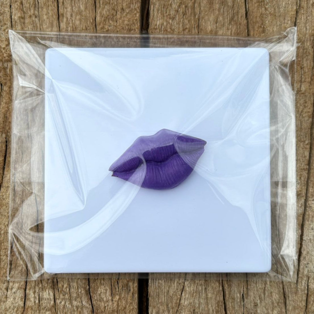 Tegeltje 10x10 cm met Klei β Lips (kissing) π